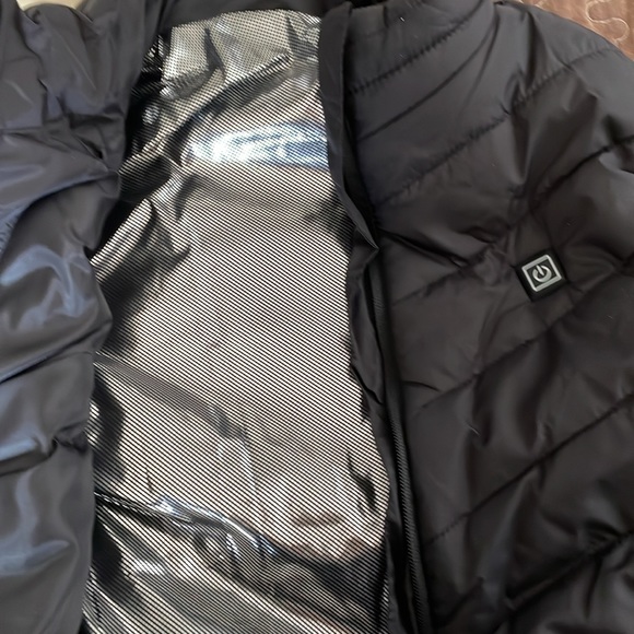 Boys XL vest.  Built in heaters. Extremely warm. New without tags. - Picture 5 of 5